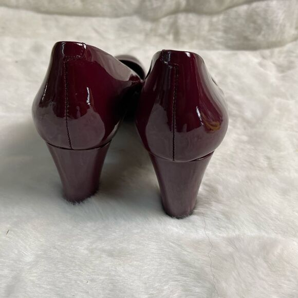 Lauren Ralph Lauren Hala patent leather Burgundy heels size 9.5B - Picture 3 of 10